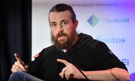 AGL appears set to dump demerger plan, yielding to Mike Cannon-Brookes