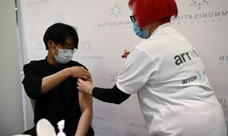 All Australians should be offered free flu vaccines to prevent ‘disaster’, experts say