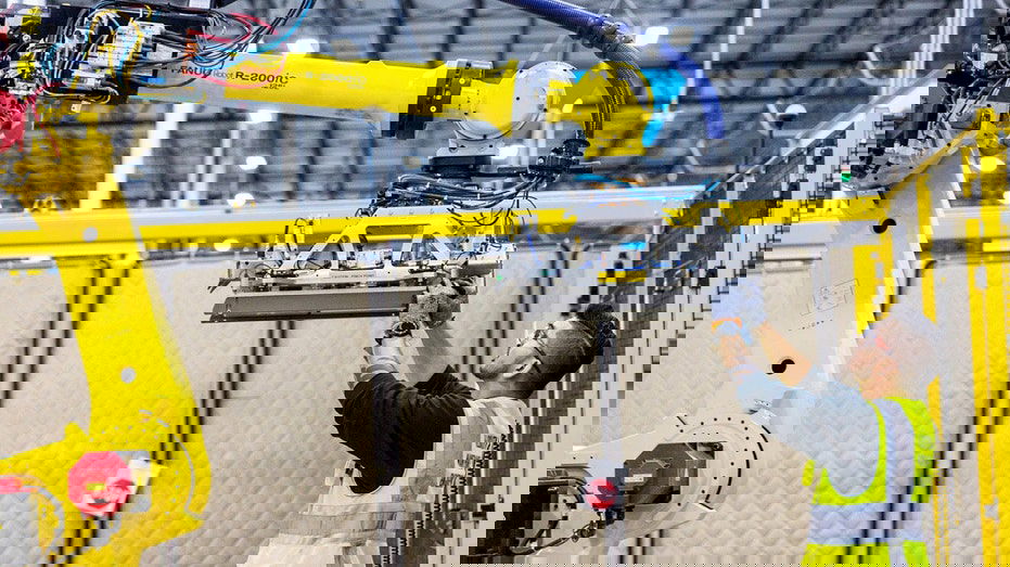 Amazon shelves Blue Jay warehouse robot