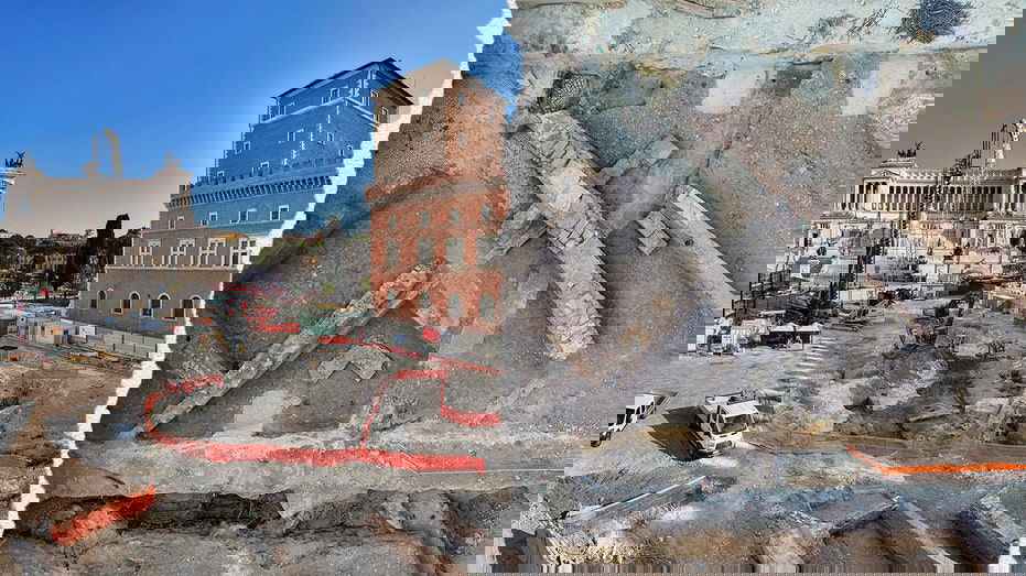 Ancient Roman apartment building found beneath public square amid subway construction