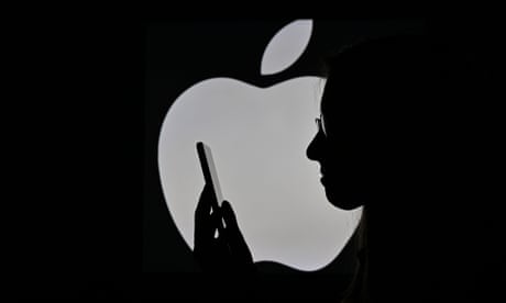 Apple weathers tech industry storm to top profit and revenue targets