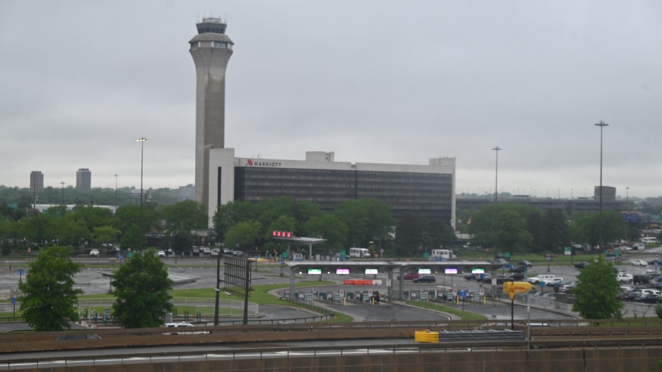 Astounding new audio shows air traffic controllers reacting to FAA tech outage: 'This is a serious issue'