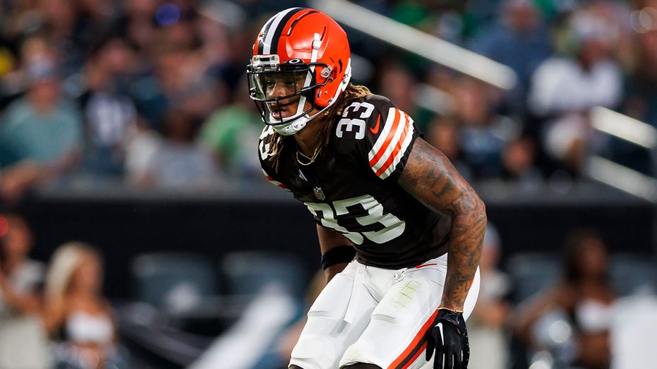 Browns safety Ronnie Hickman assaulted at New York City hotel, team says