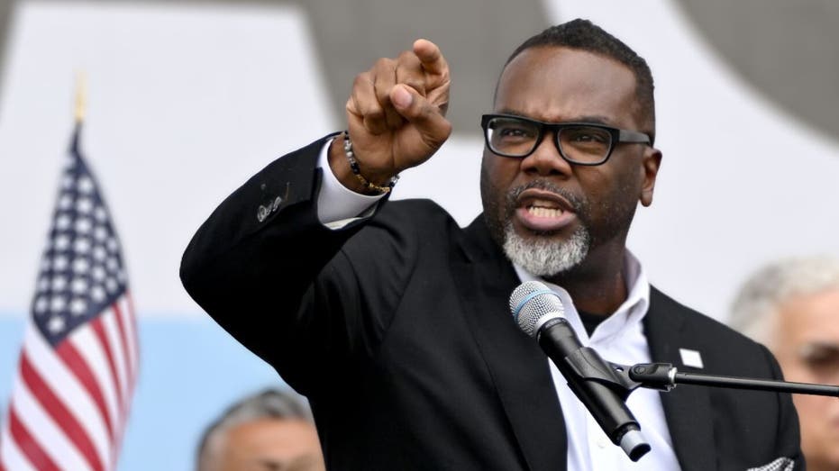 Chicago's teetering debt is stark warning left-wing mayor is fueling 'pay later' doom cycle: expert