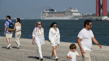 Cruise tipping charges are 'out of control,' say passengers as companies tout 'exceptional service'