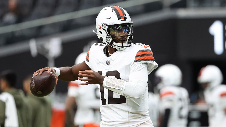 Deion Sanders shares emotional moment with son, Shedeur, before Browns rookie's first NFL start