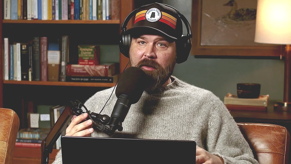 'Duck Dynasty' star refuses to let children watch 'debaucherous' Super Bowl halftime shows