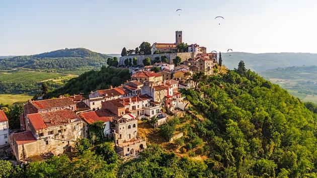 EU Admits Croatia Into the Border-Free Schengen Zone Cooperative