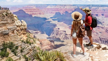Hikers face urgent Grand Canyon heat warning after teen's death on popular trail