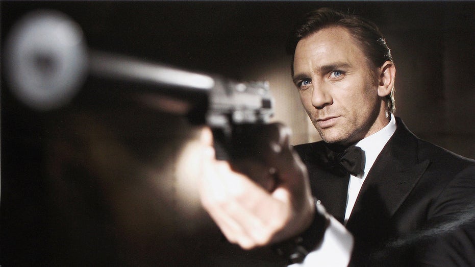 James Bond character 'has to be a guy,' admits self-identifying feminist Helen Mirren
