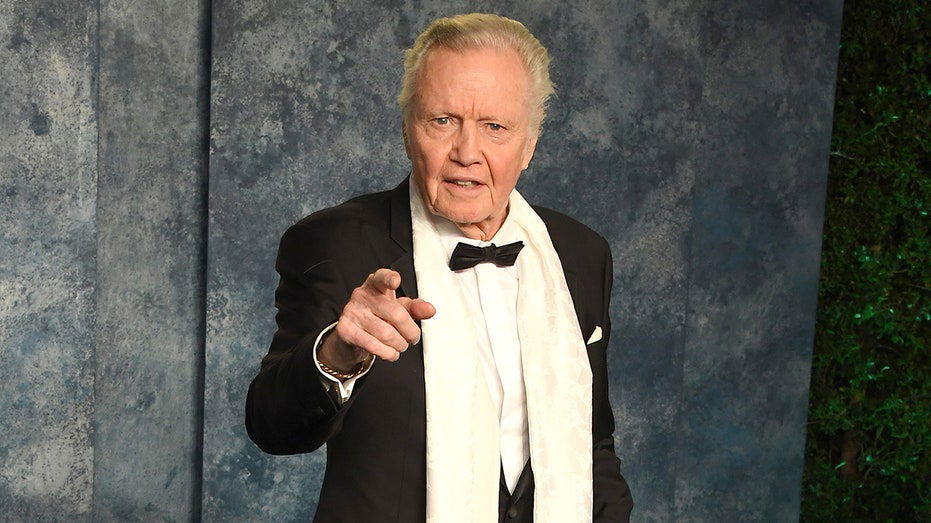 Jon Voight pleads with Trump to save New York from 'socialist crap city' fate with Mamdani