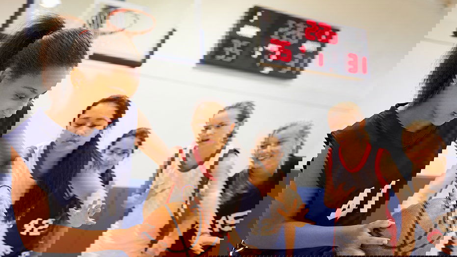 Maine 'mama bear' facing threats as parents battle to keep 8-year-old boy off girls' basketball team