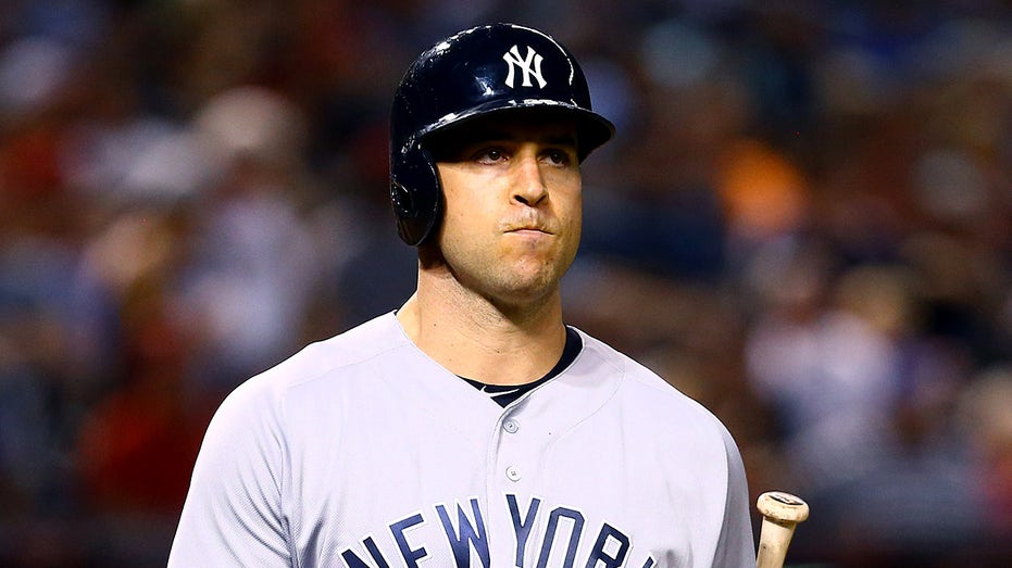 Mark Teixeira discusses political divide, says he can't talk to people that believe 'men can get pregnant'