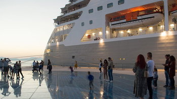 Massive new cruise ship unveils jaw-dropping outdoor theme park in middle of the ocean