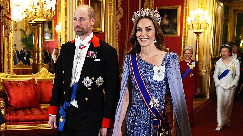 Prince William refuses to repeat King Charles' jealousy as Kate Middleton captivates royal crowds: experts