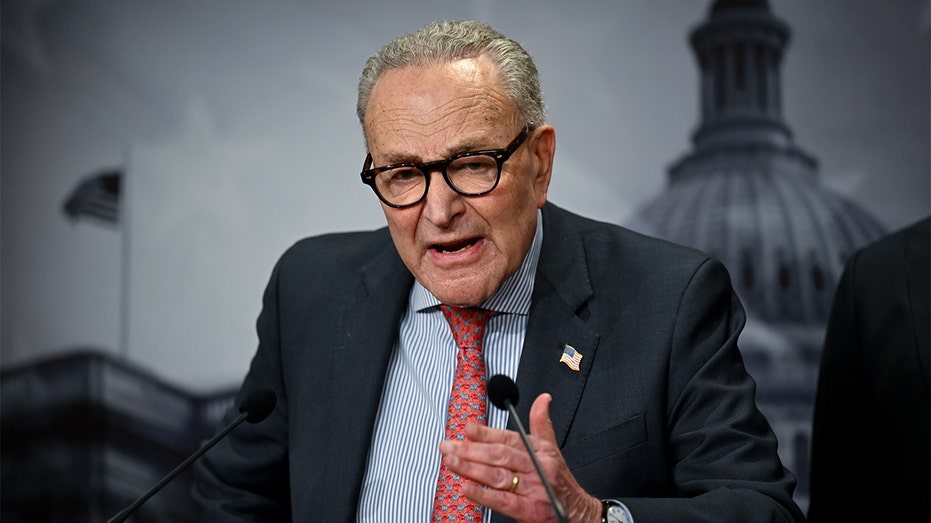 Schumer panned for saying 'Go Bills' before addressing Australia mass shooting