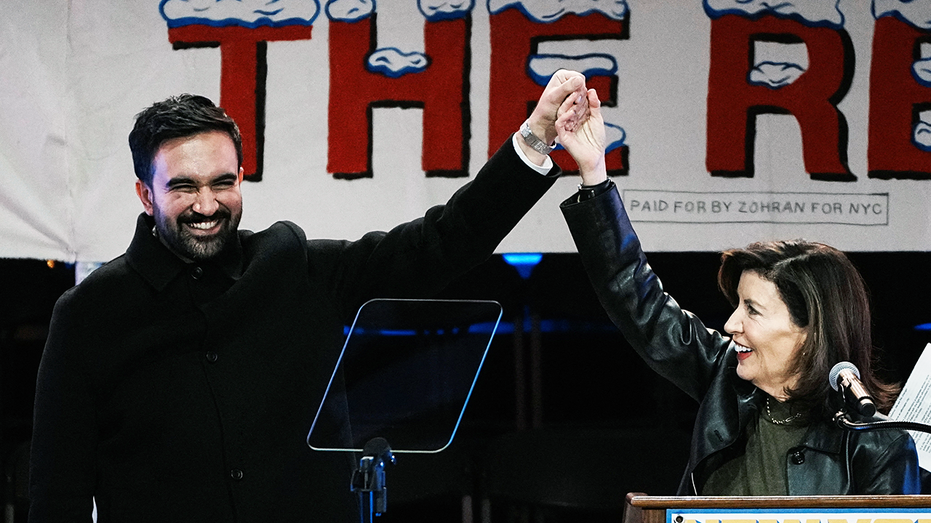 'Tax the rich!': Mamdani steps in to defend Hochul after supporters heckle governor at NYC rally