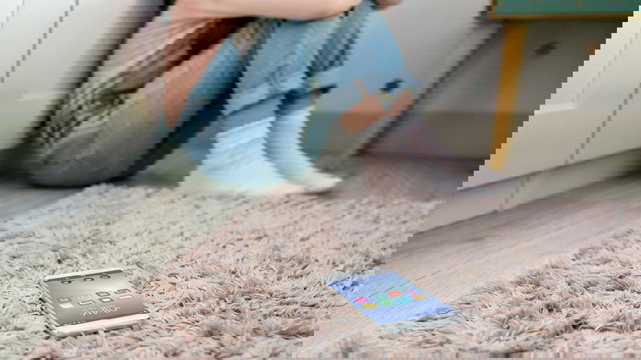 Teen sues AI tool maker over fake nude images