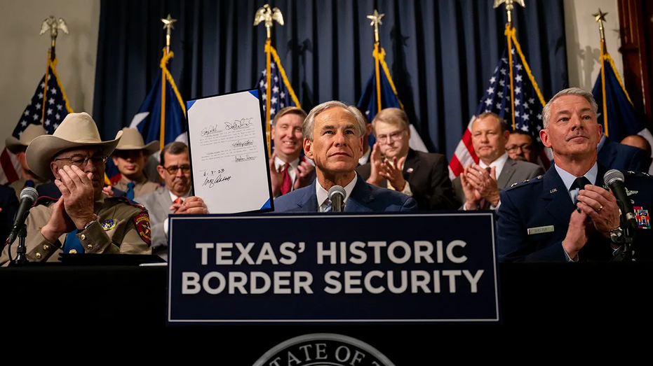 Texas governor exposes 'hypocrisy' of Dem push for states' rights in Minnesota after Biden years