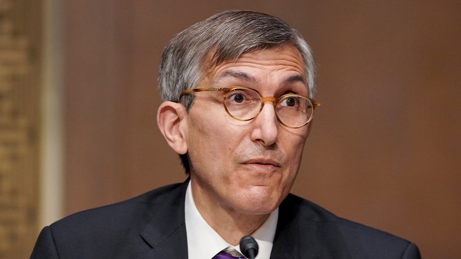 Top vaccine official allegedly pushed out of FDA: report