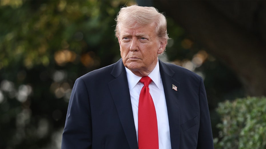 White House escalates shutdown consequences as Democrats show no signs of budging: 'Kamikaze attack'